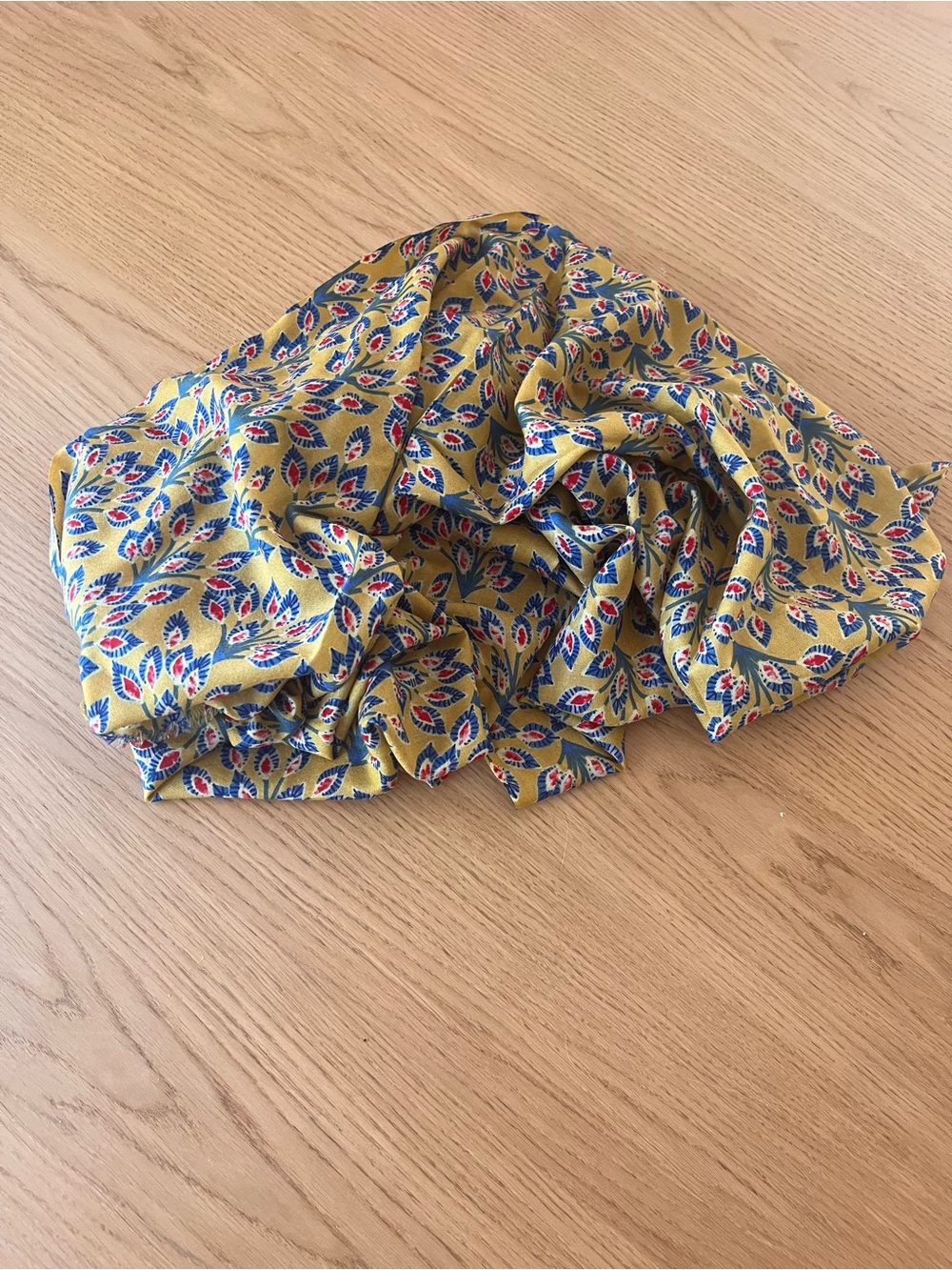 J. McLaughlin Yellow Floral Leaf Print Shawl 100% wool scarf